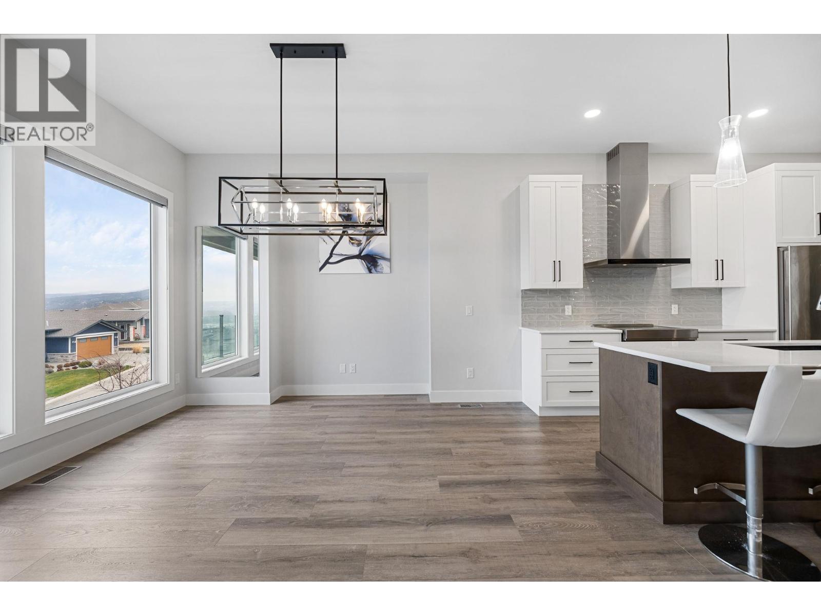  1940 Foxtail Terrace, Kelowna