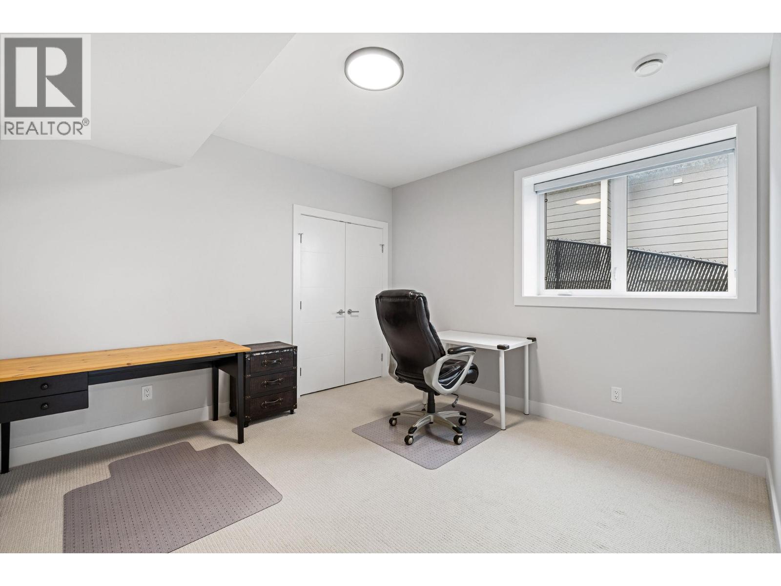  1940 Foxtail Terrace, Kelowna