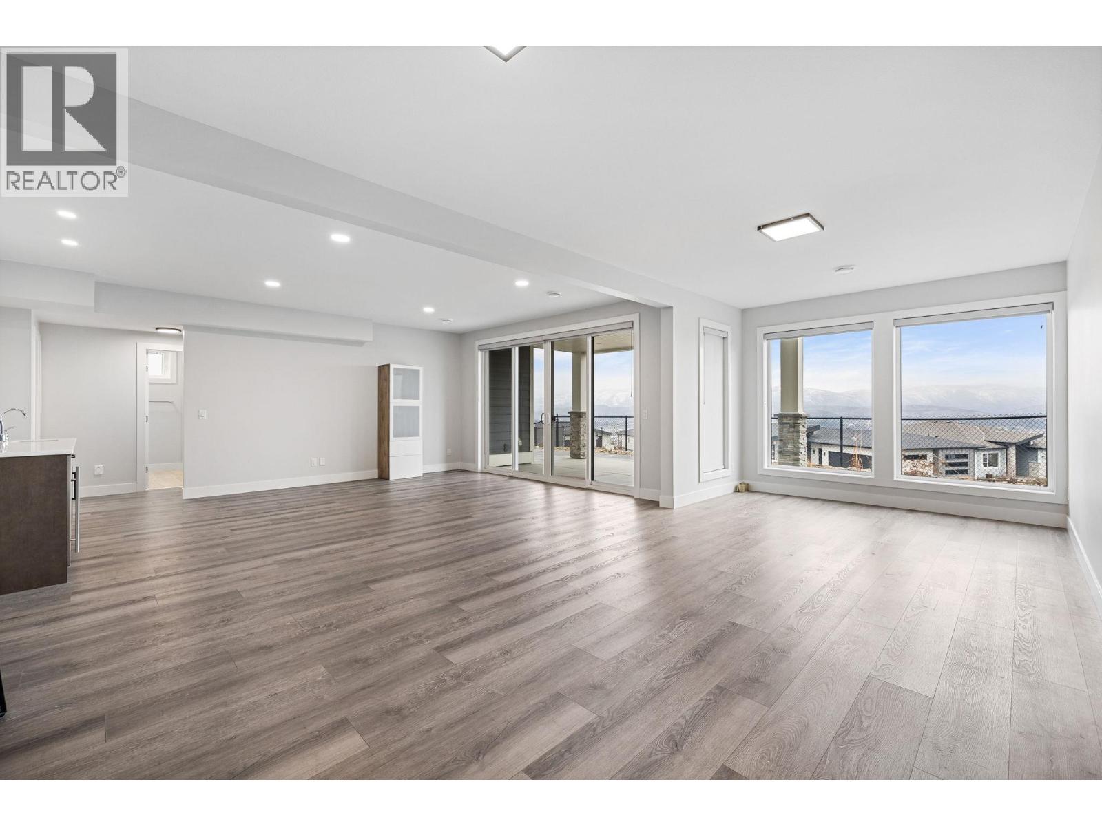  1940 Foxtail Terrace, Kelowna