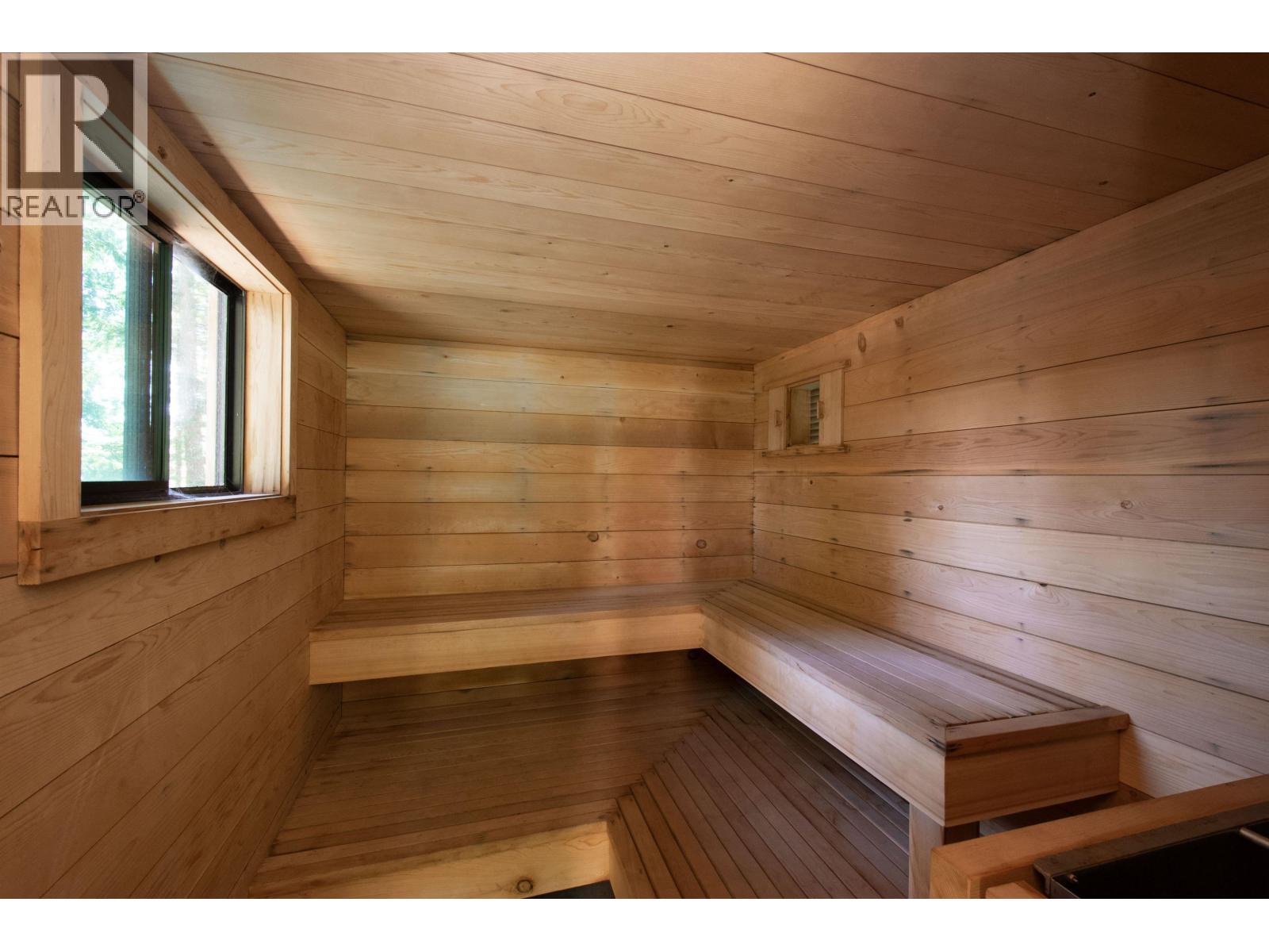 1010 TAKI-TE-SI ROAD, Gambier Island