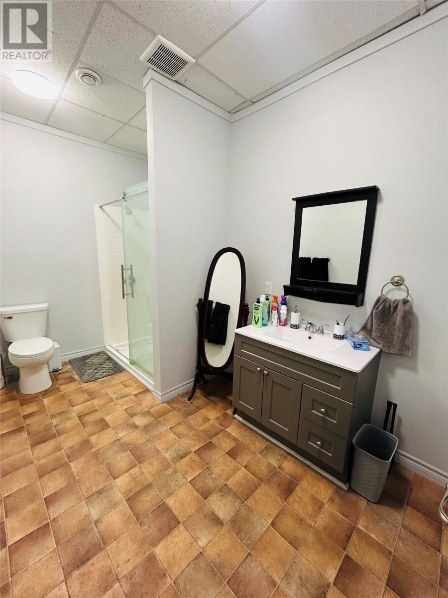 Apt 1 Bathroom