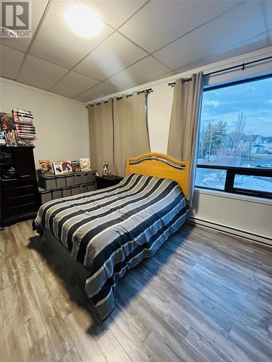 Apt 1 Bdr
