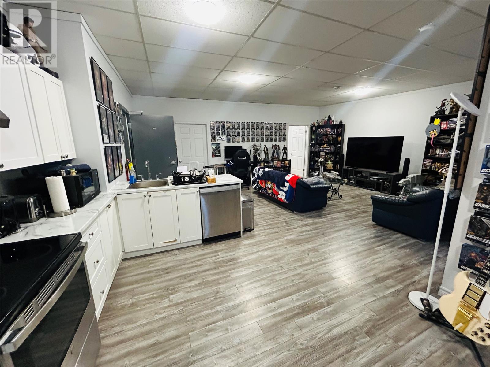 Apt 1 Kitchen