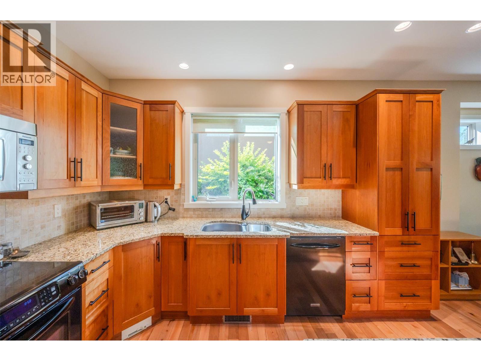 6833 Meadows Drive Unit# 26, Oliver