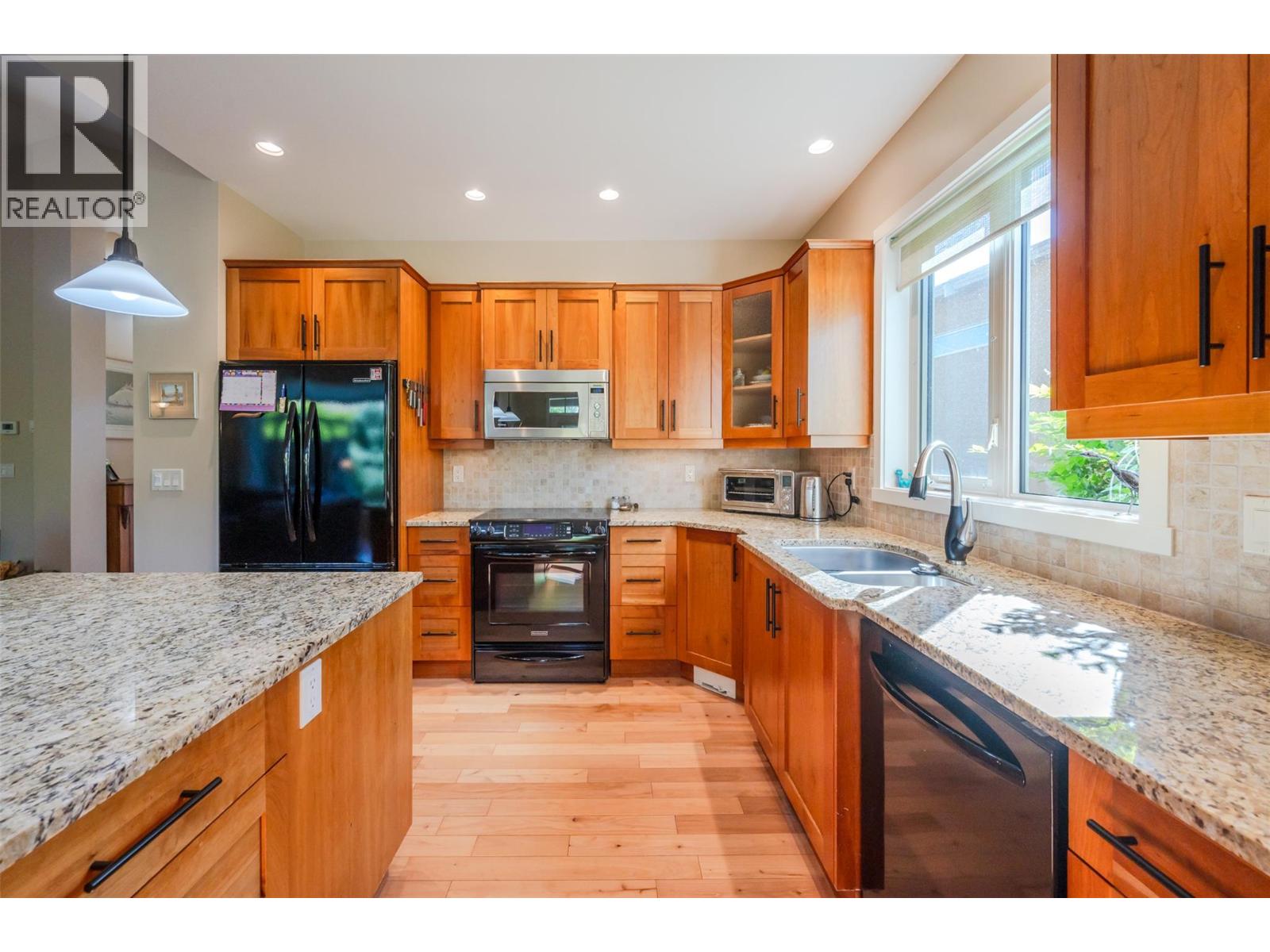 6833 Meadows Drive Unit# 26, Oliver