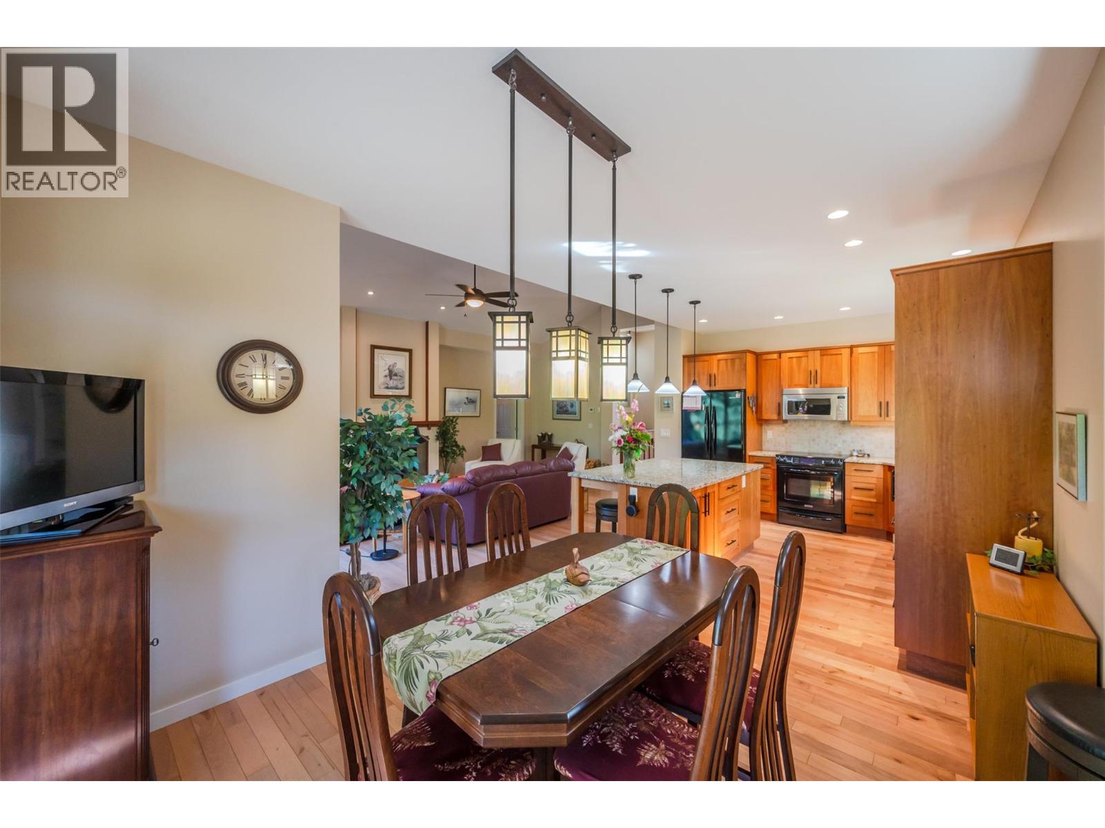 6833 Meadows Drive Unit# 26, Oliver