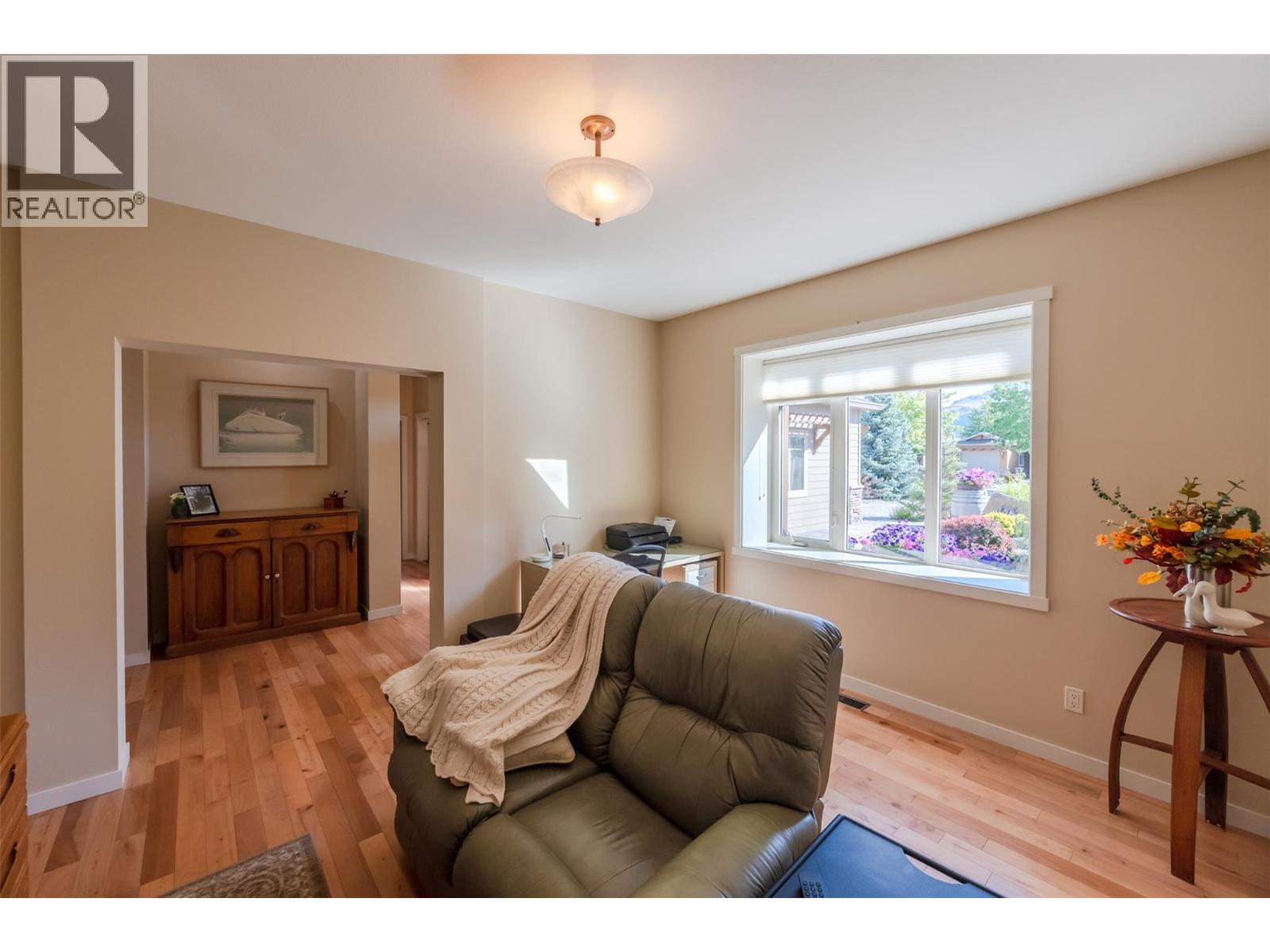 6833 Meadows Drive Unit# 26, Oliver