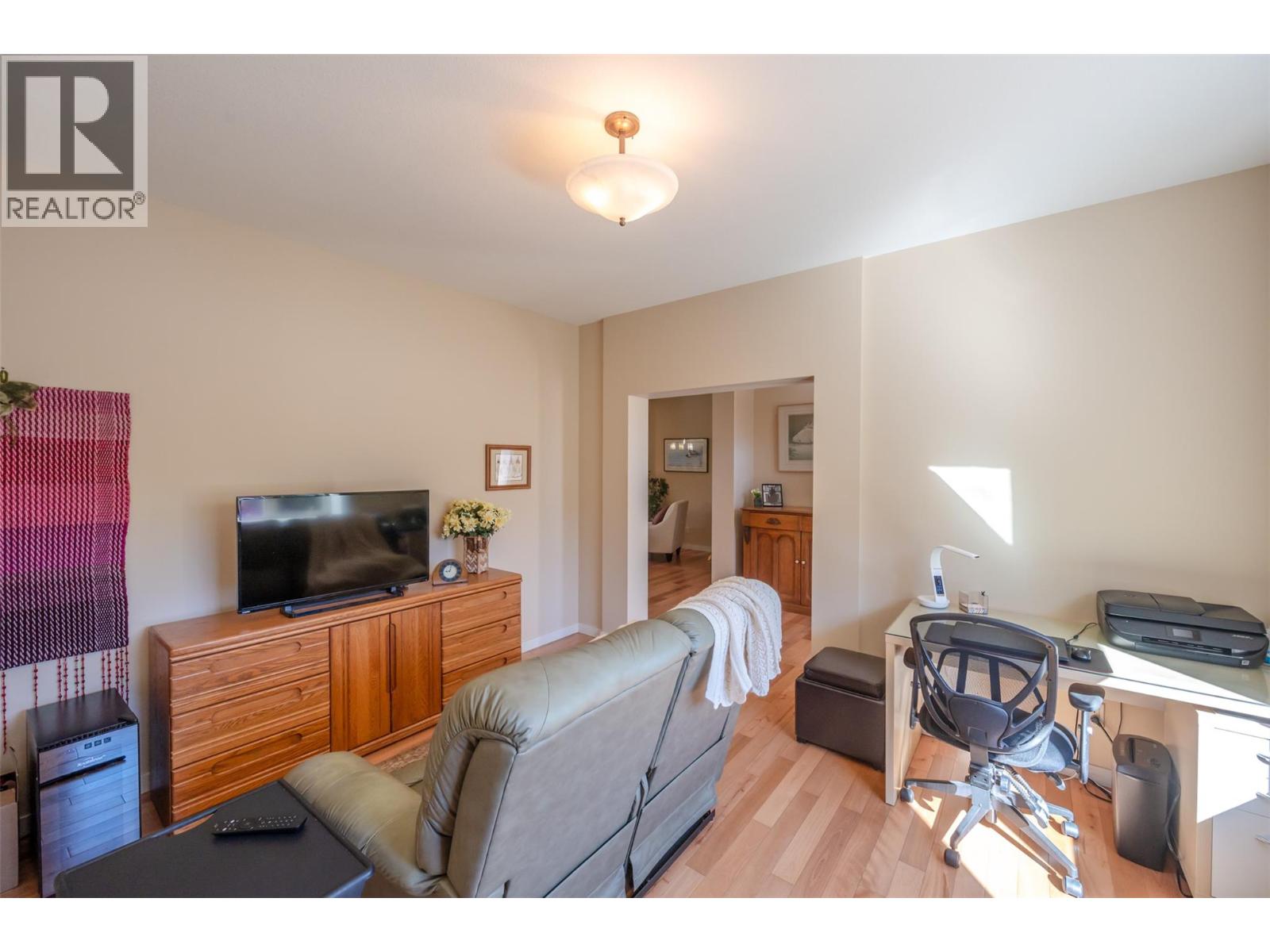 6833 Meadows Drive Unit# 26, Oliver