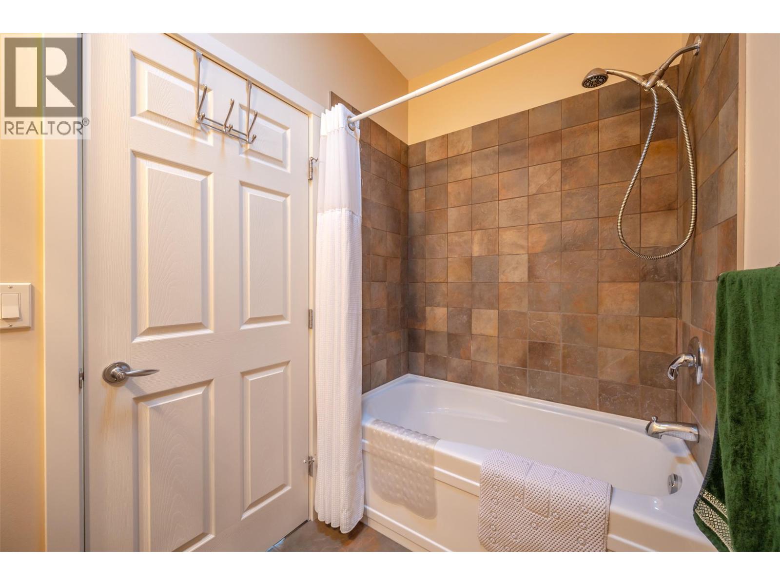 6833 Meadows Drive Unit# 26, Oliver