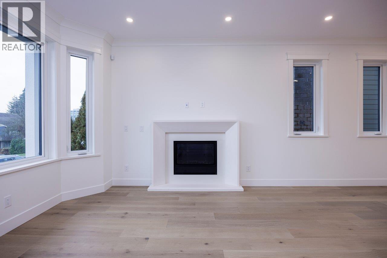 254 E 18TH STREET, North Vancouver