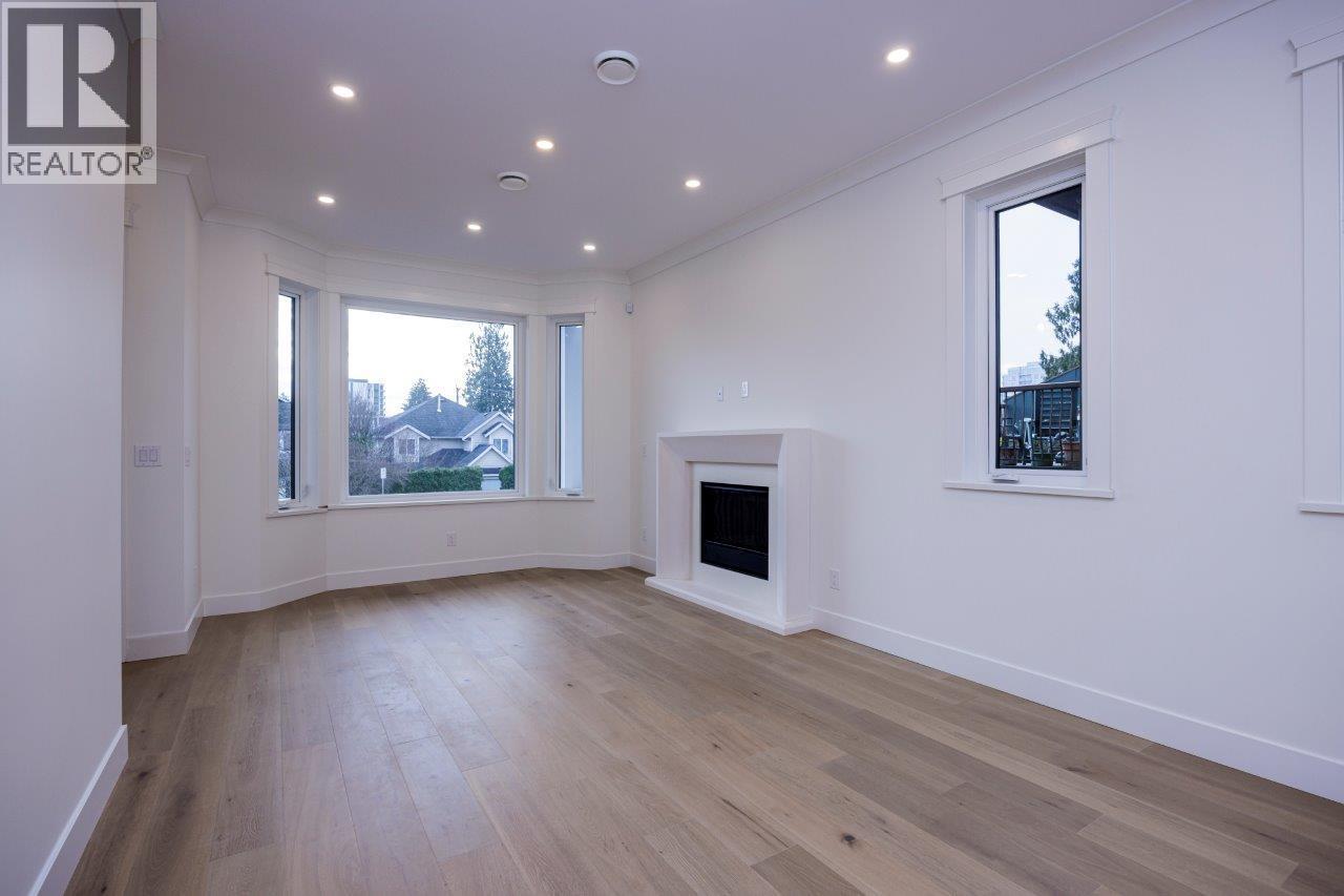 254 E 18TH STREET, North Vancouver