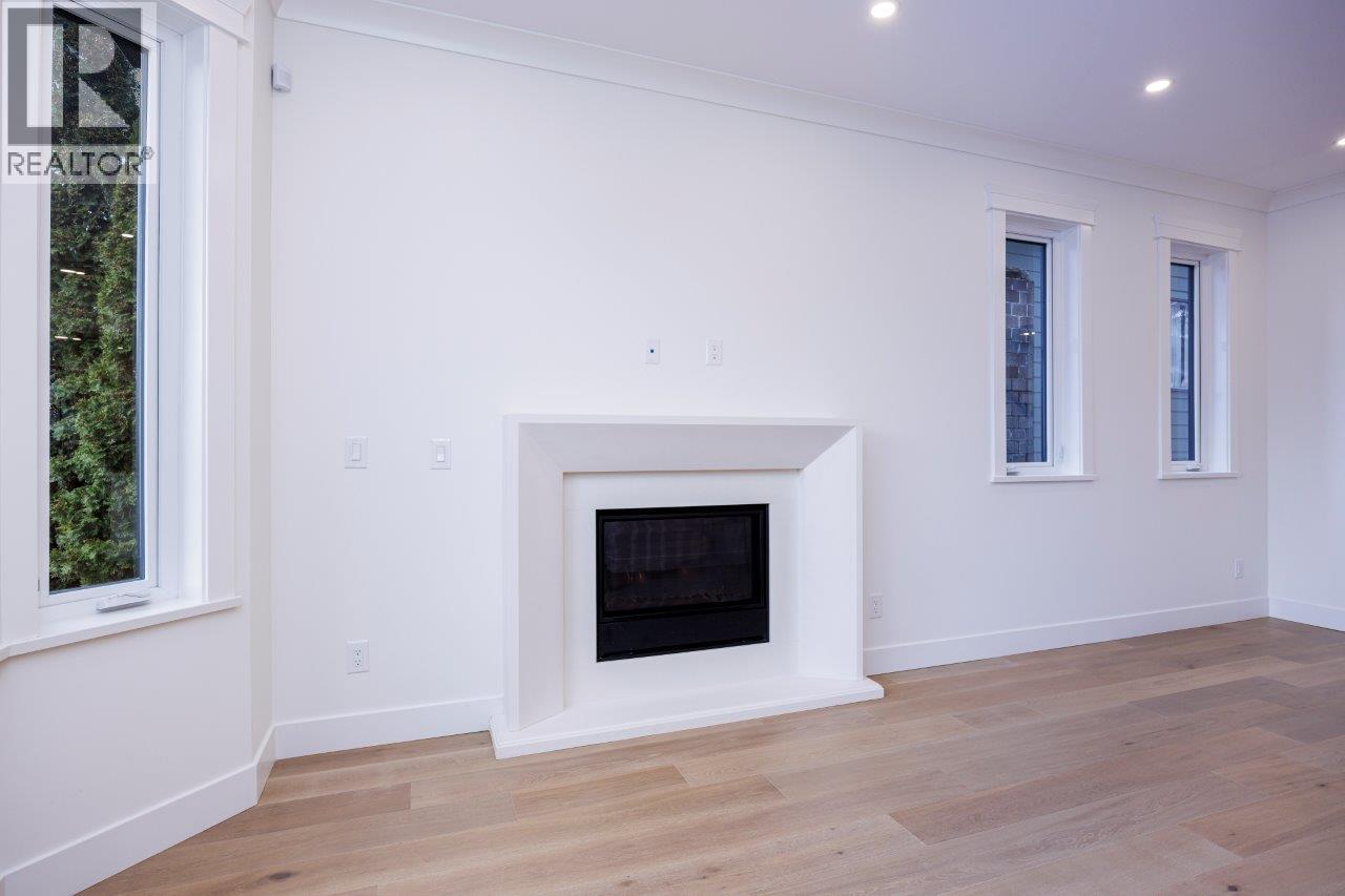 254 E 18TH STREET, North Vancouver