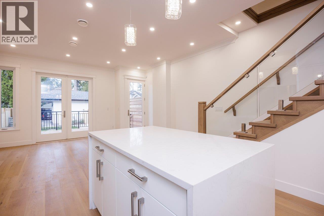 254 E 18TH STREET, North Vancouver