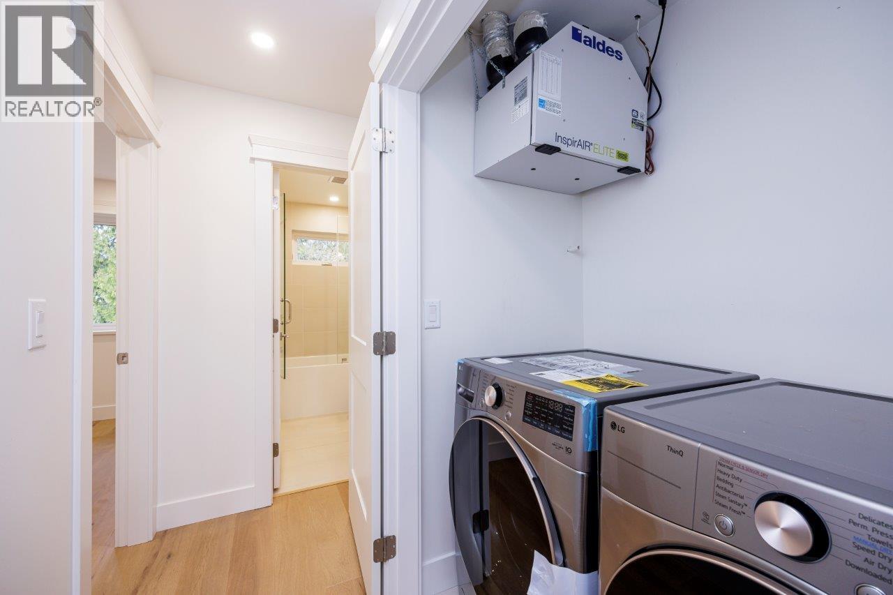 254 E 18TH STREET, North Vancouver