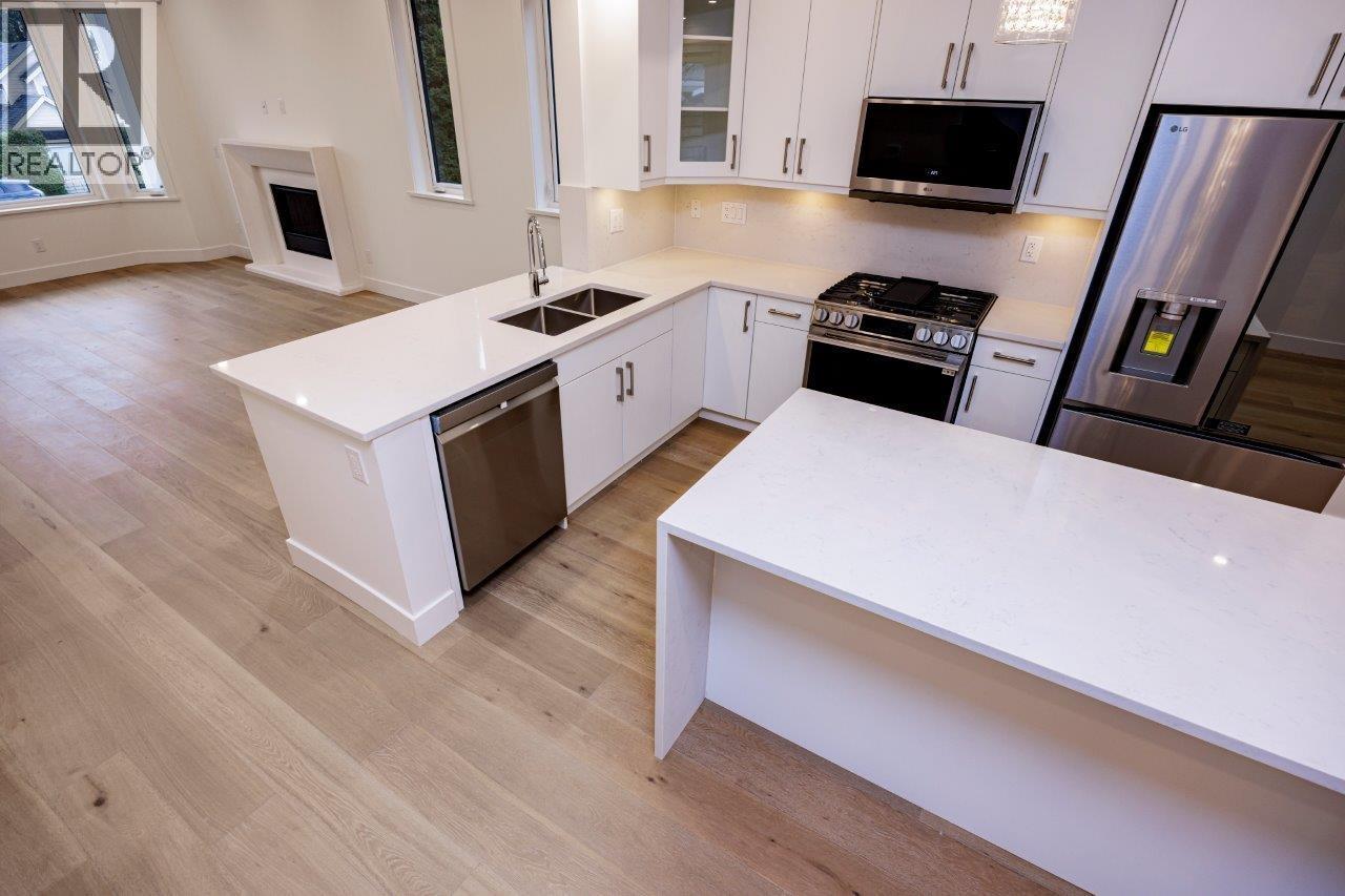 254 E 18TH STREET, North Vancouver