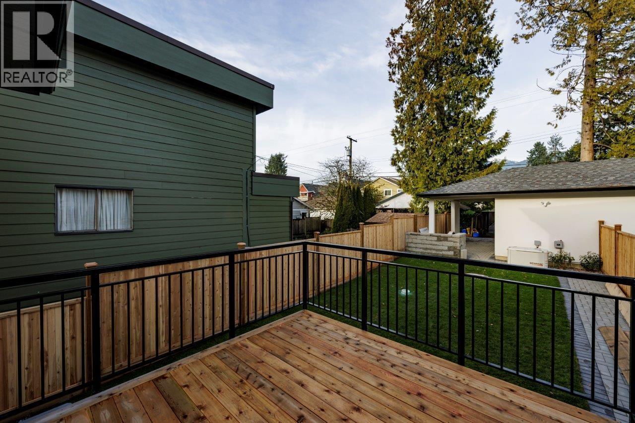 254 E 18TH STREET, North Vancouver