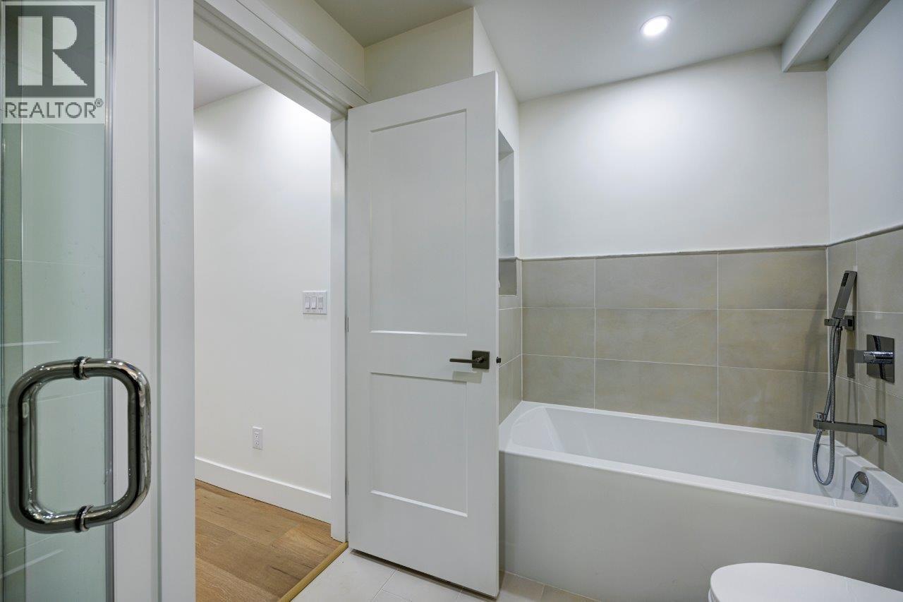 254 E 18TH STREET, North Vancouver