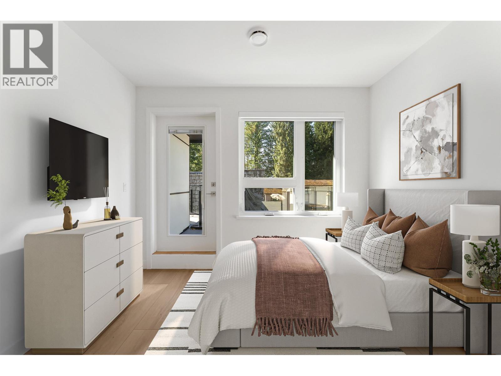 842 ST. DENIS AVENUE, North Vancouver