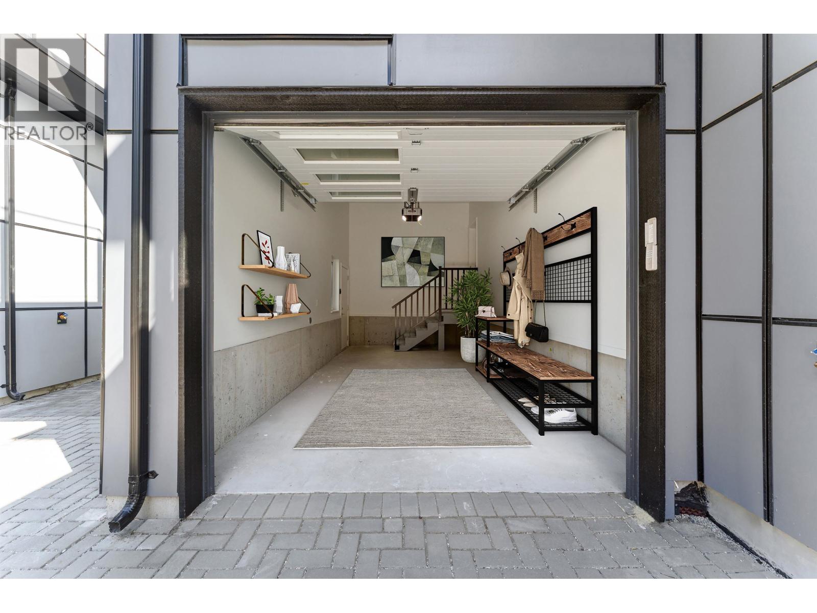 842 ST. DENIS AVENUE, North Vancouver