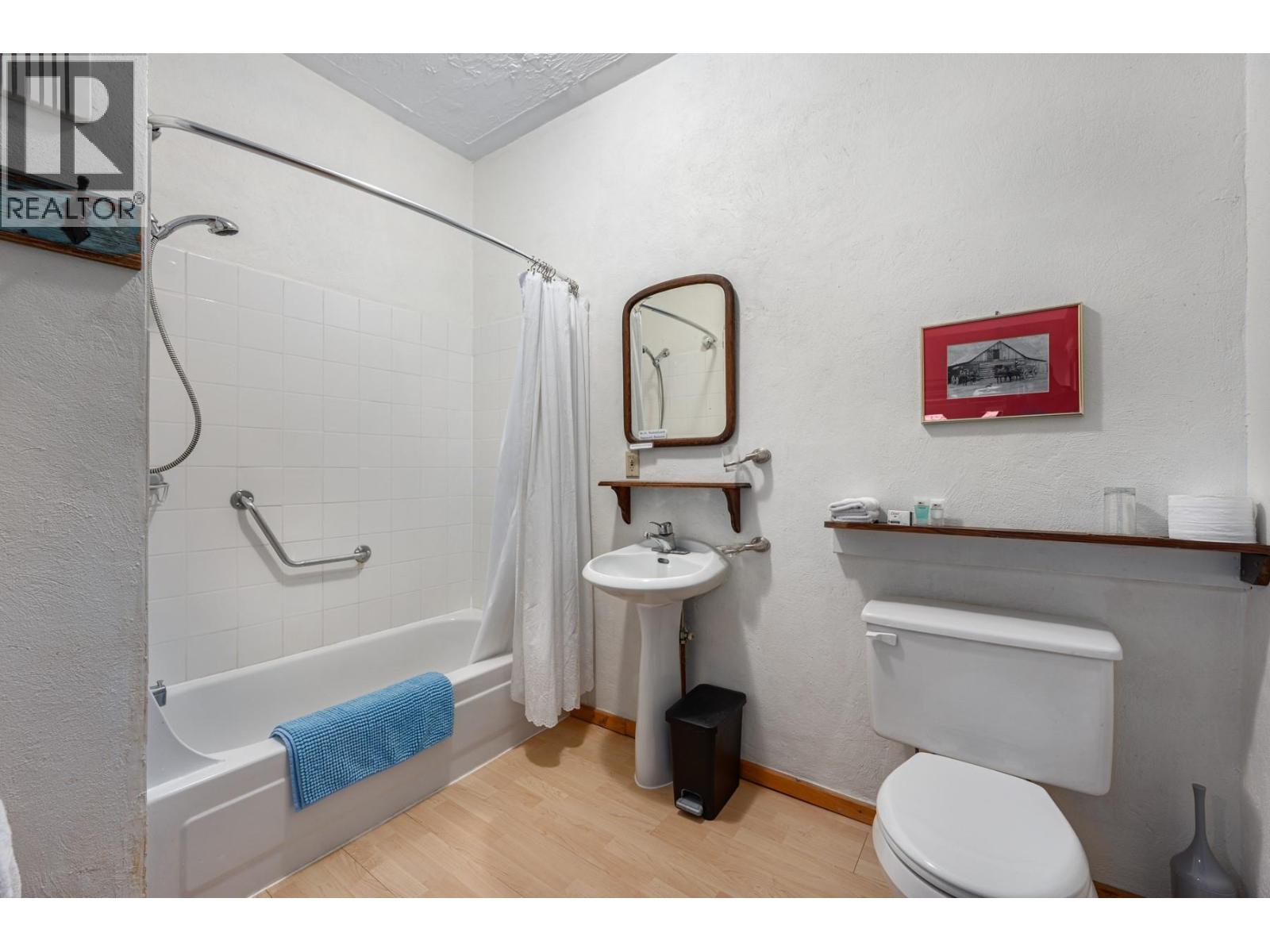  3649 MERRITT-SPENCES BRIDGE Highway, Merritt