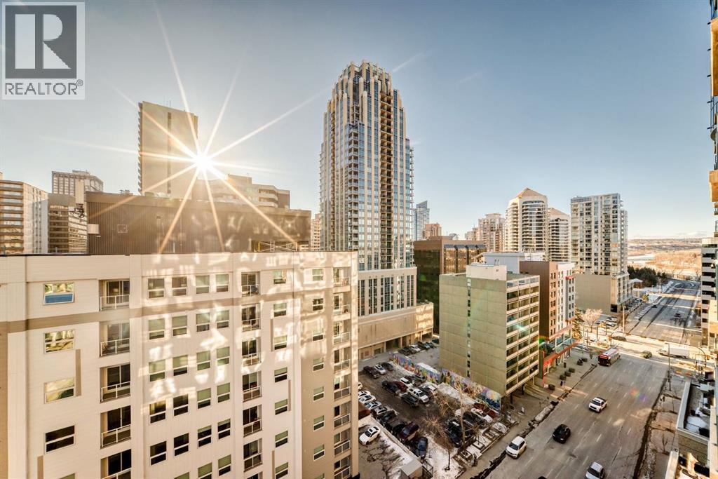 Single Family House for Sale in    Avenue SW Downtown Commercial Core Calgary 