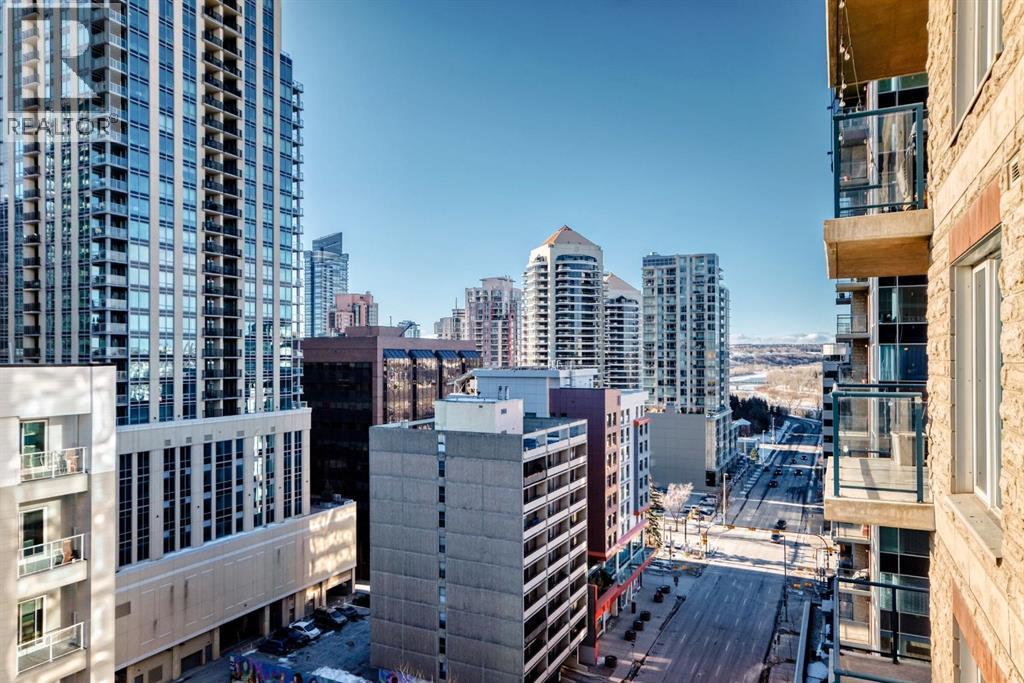 Single Family House for Sale in    Avenue SW Downtown Commercial Core Calgary 