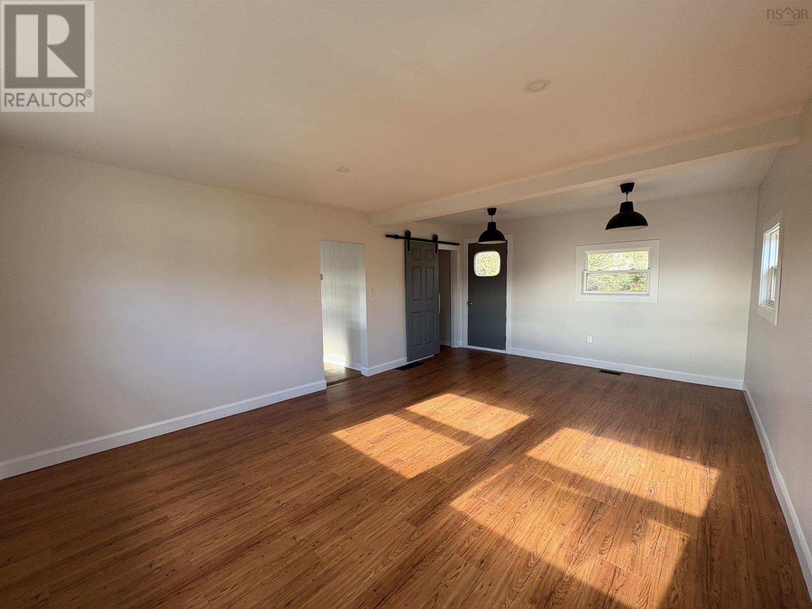 Property 18 of 19 of 6401 Highway 4