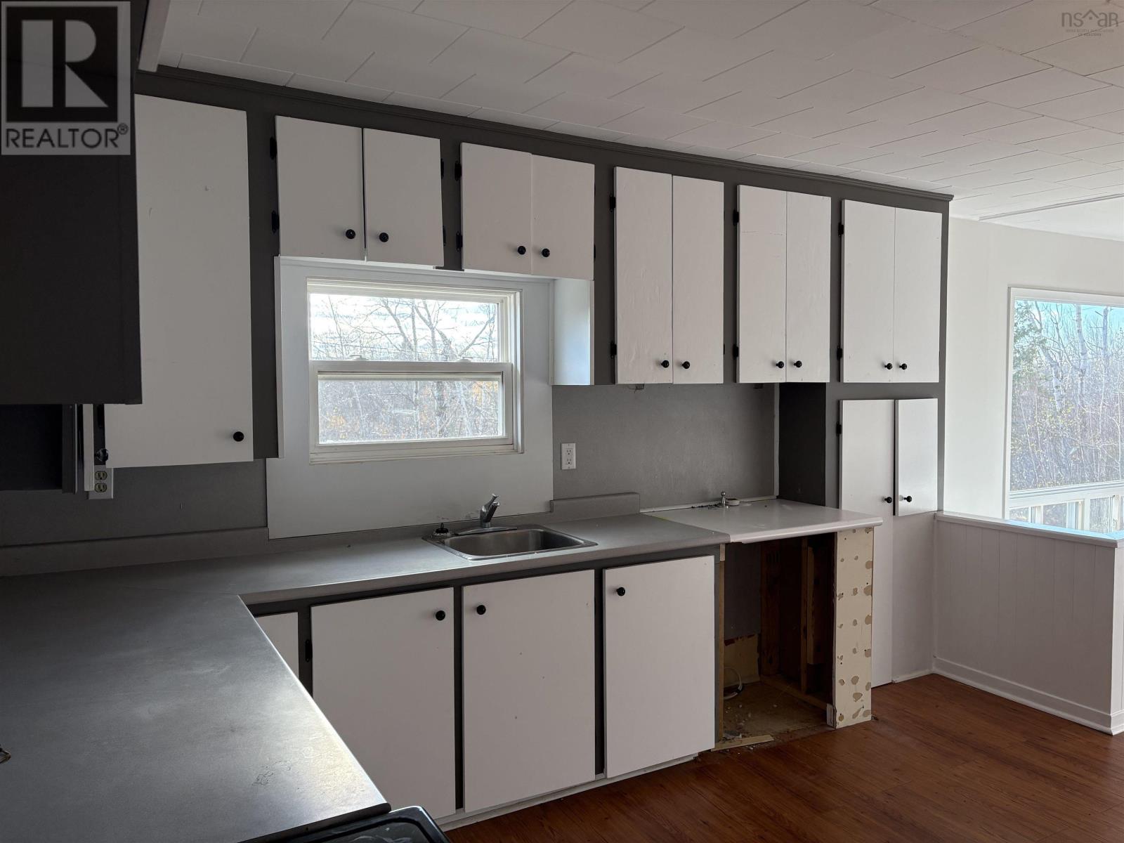 Property 14 of 19 of 6401 Highway 4