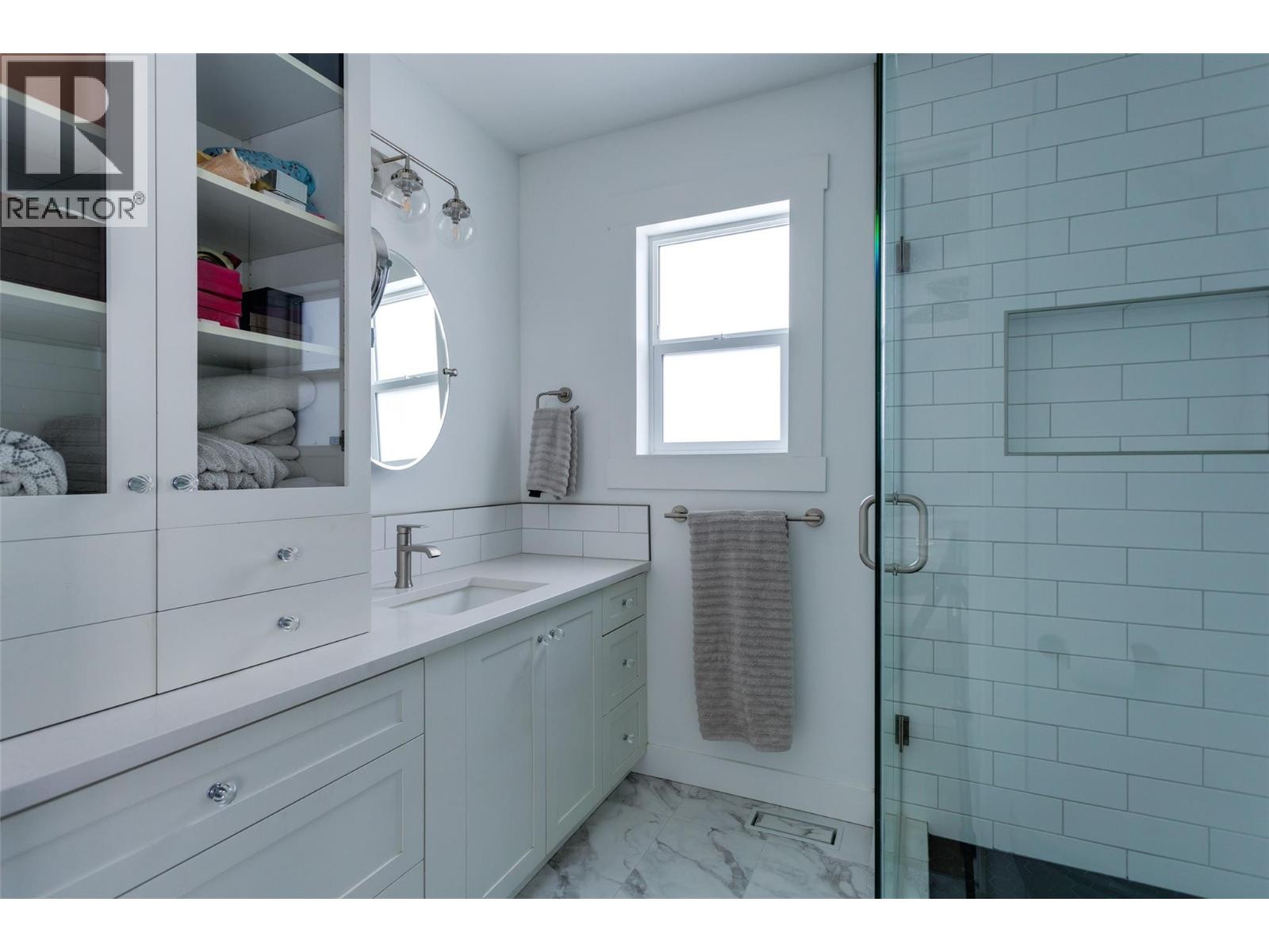  674 Cook Road, Kelowna