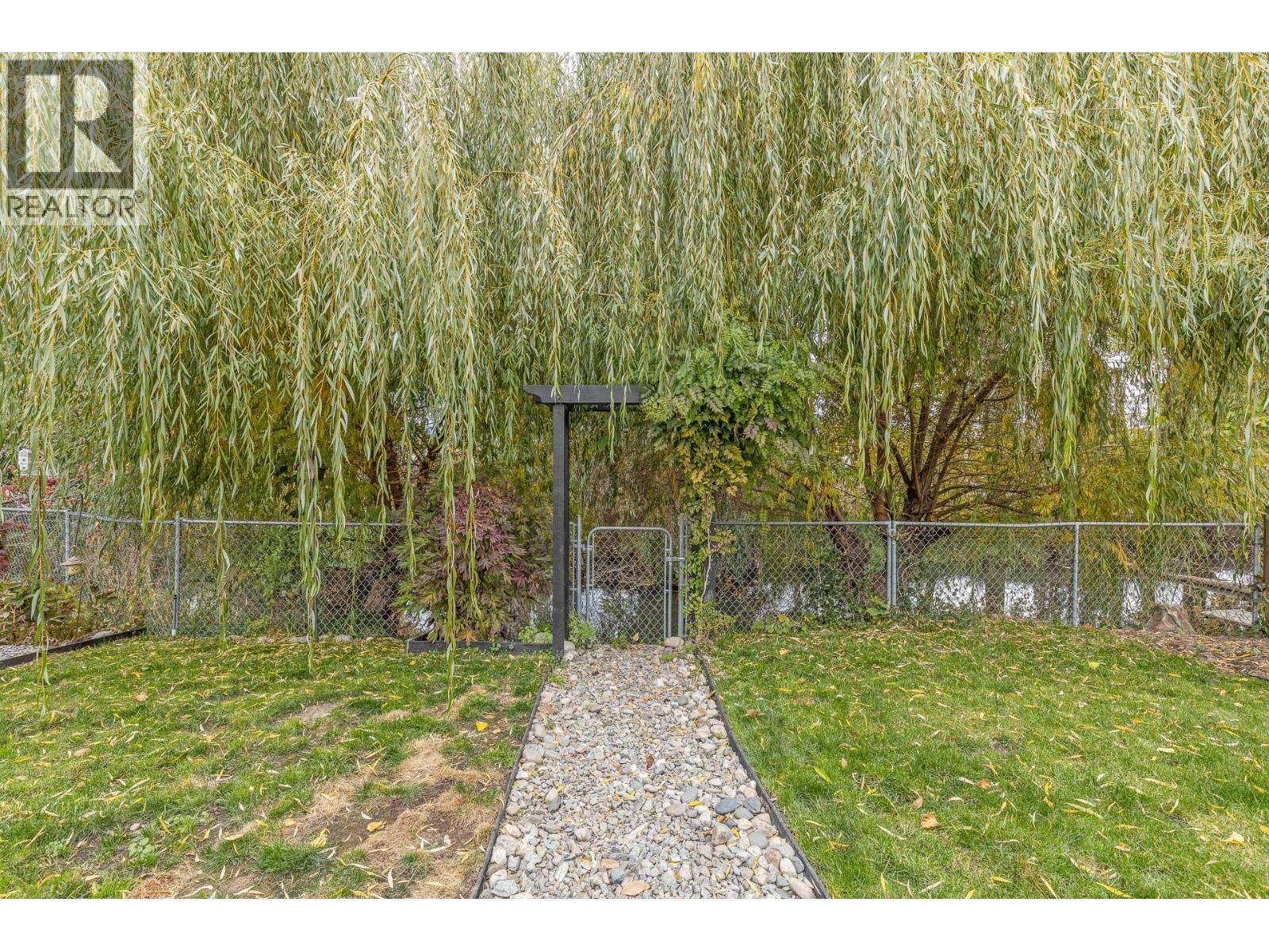  674 Cook Road, Kelowna