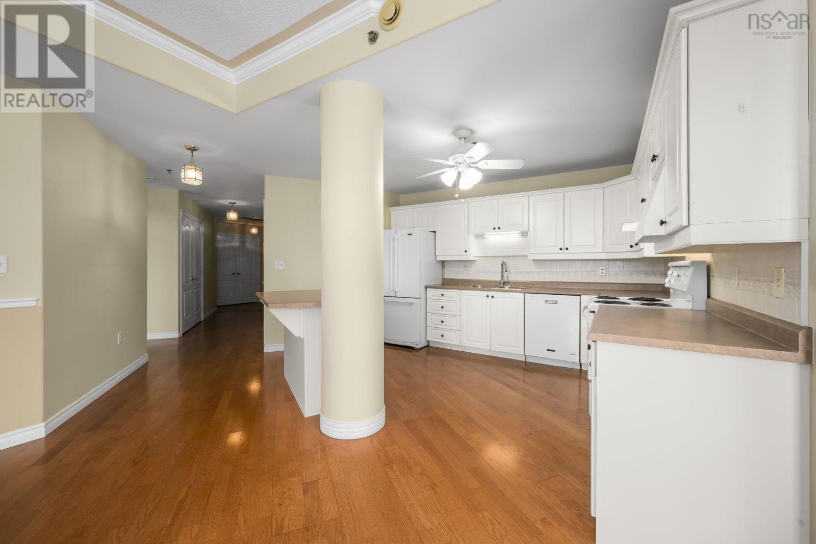 Property 10 of 27 of 402 114 Regency Park Drive