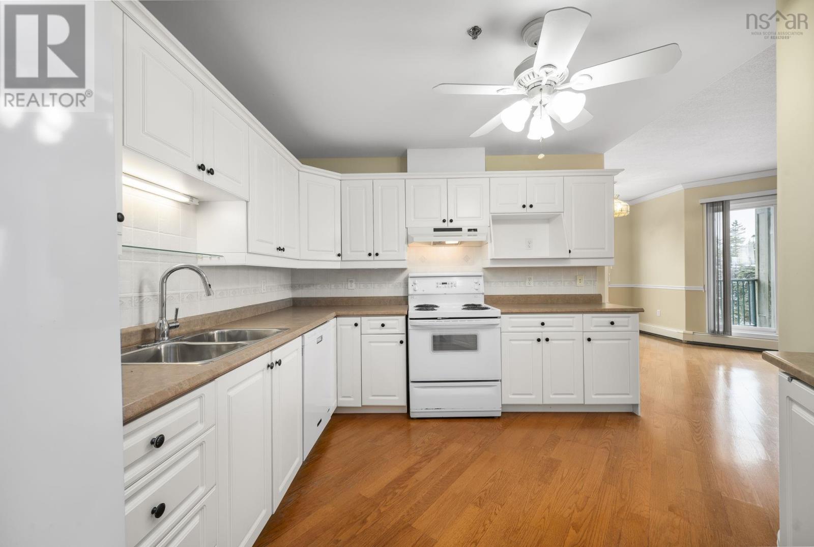 Property 12 of 27 of 402 114 Regency Park Drive