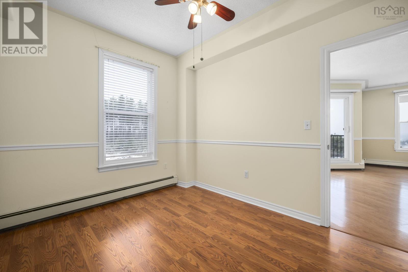 Property 15 of 27 of 402 114 Regency Park Drive