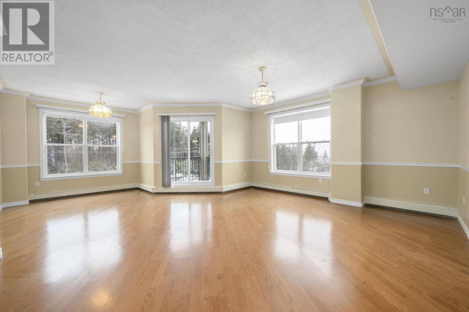 Property 5 of 27 of 402 114 Regency Park Drive