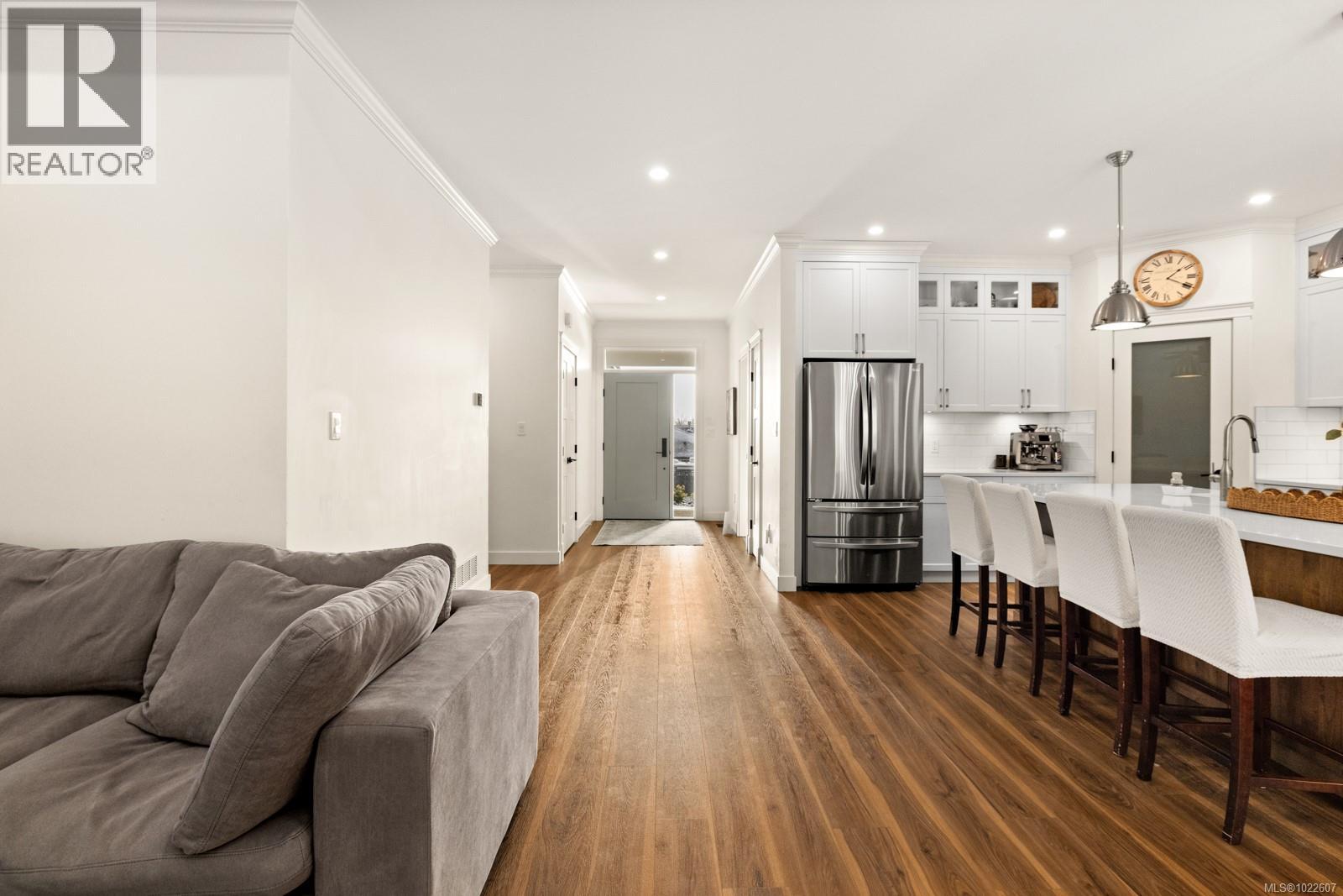 539 Greenwell Dr, Lake Cowichan