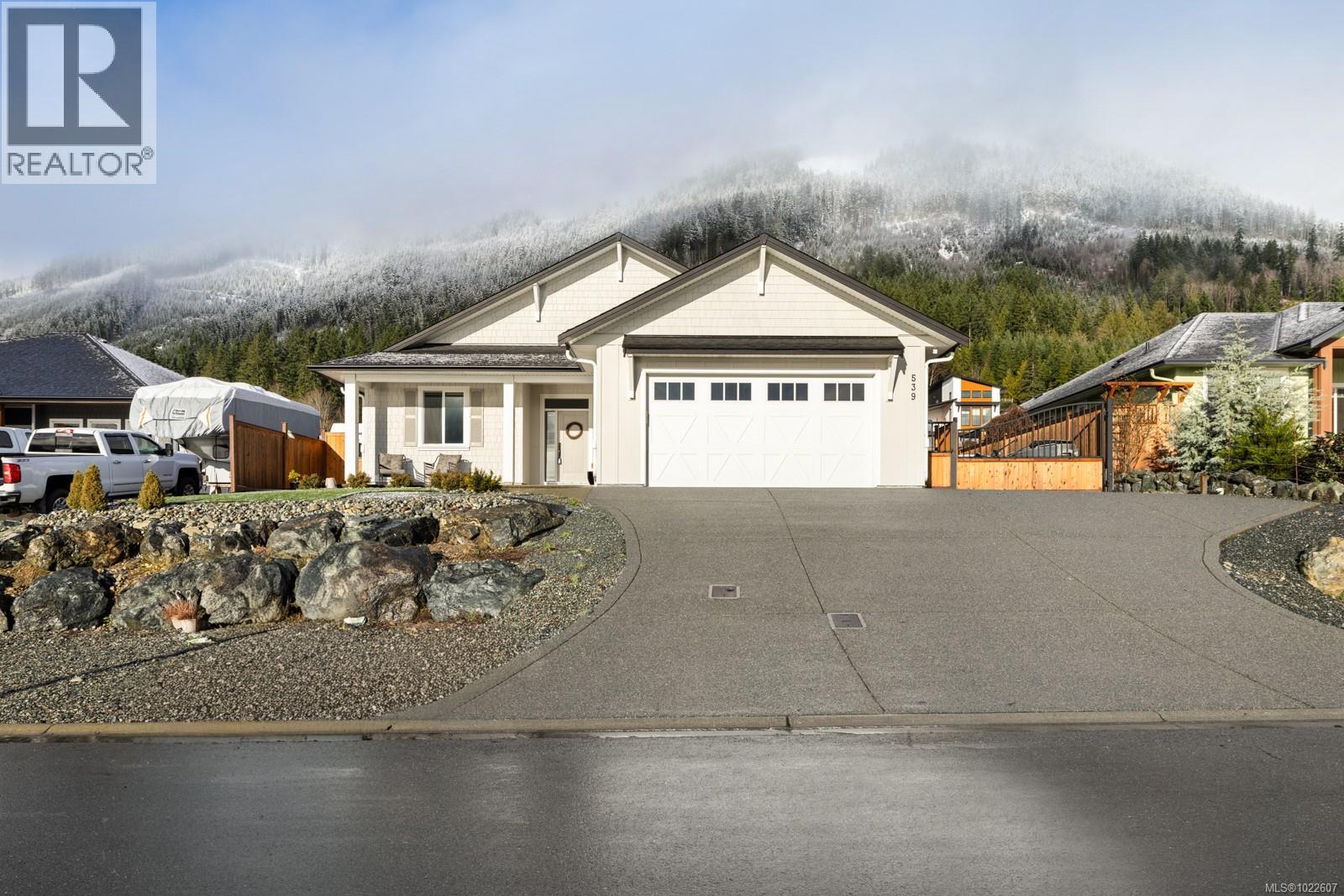 539 Greenwell Dr, Lake Cowichan