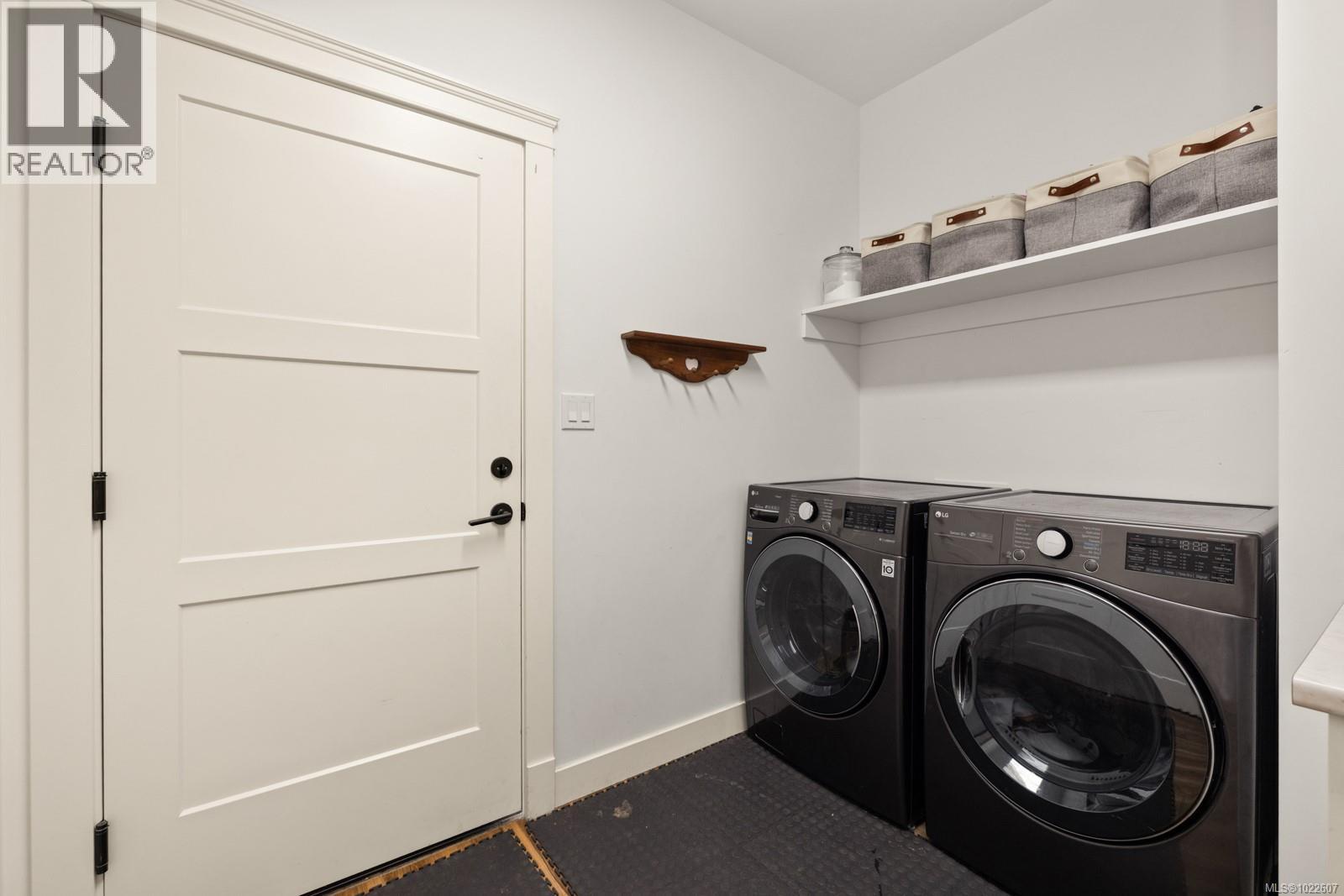 539 Greenwell Dr, Lake Cowichan