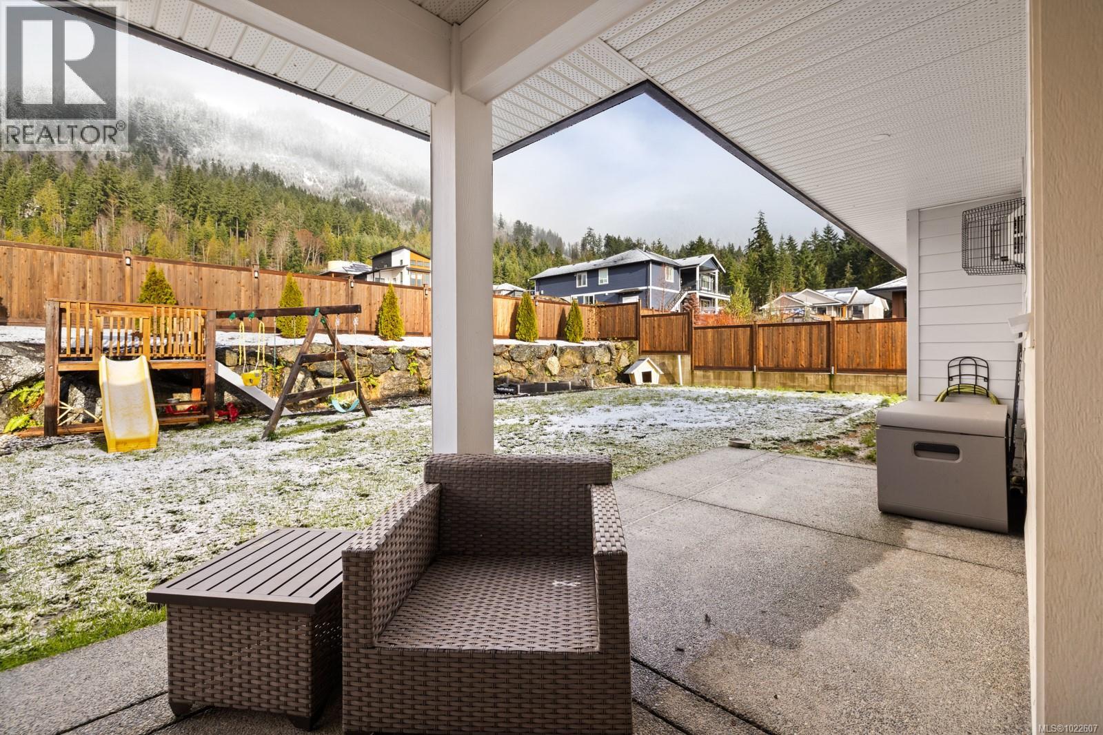 539 Greenwell Dr, Lake Cowichan