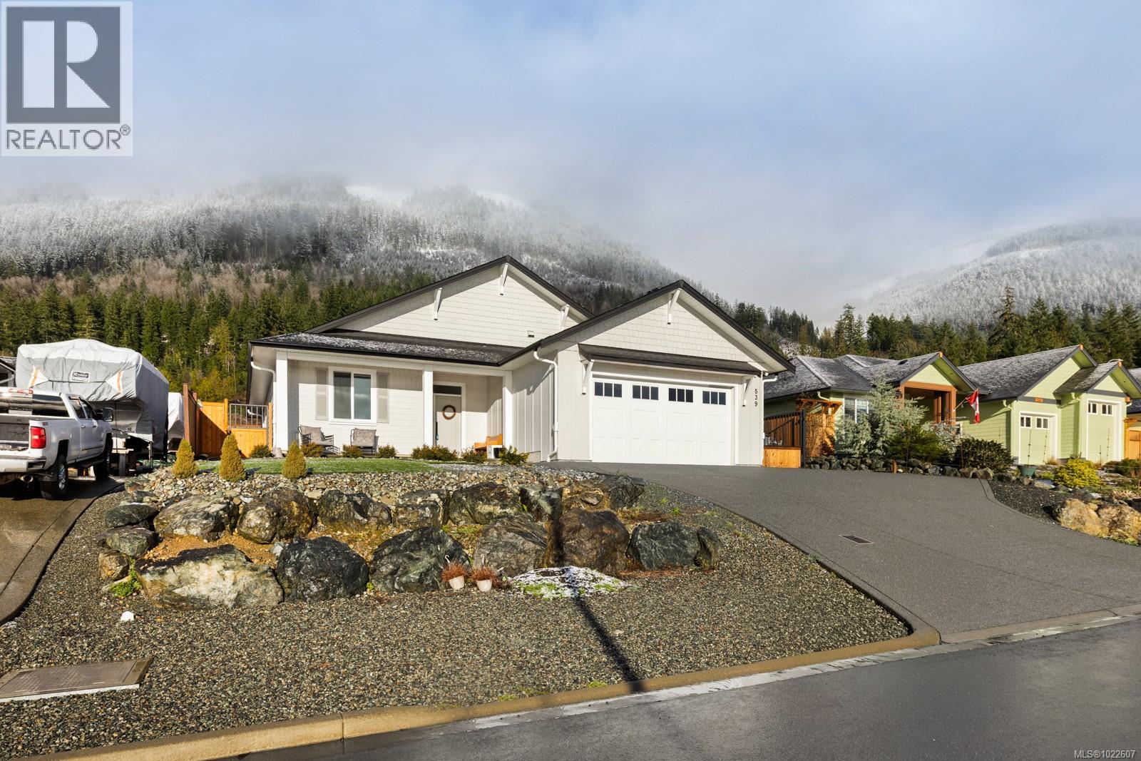 539 Greenwell Dr, Lake Cowichan