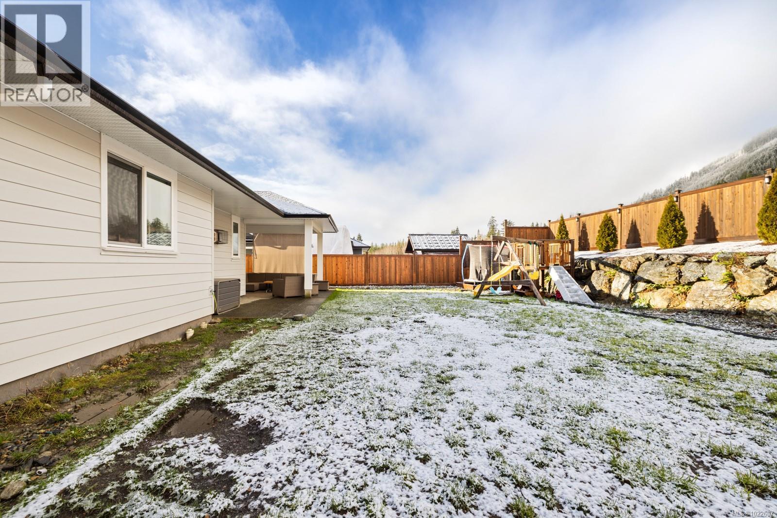 539 Greenwell Dr, Lake Cowichan