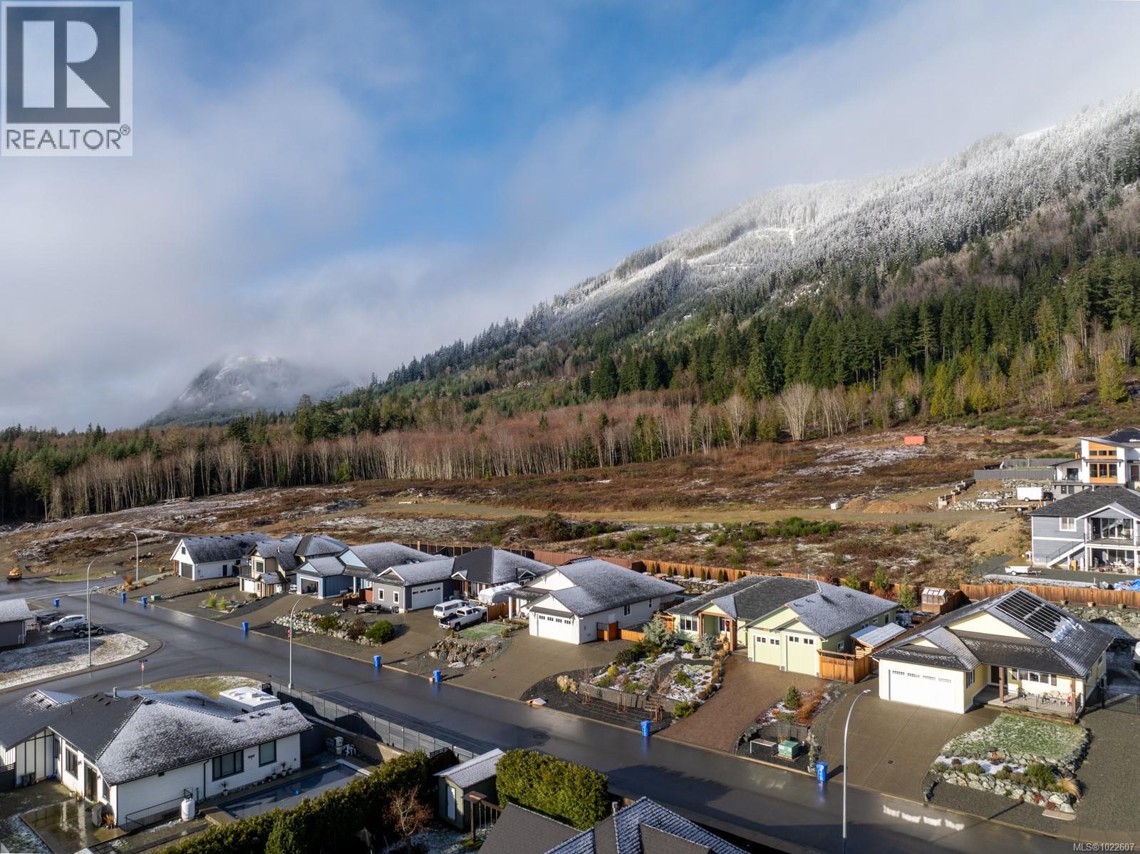 539 Greenwell Dr, Lake Cowichan