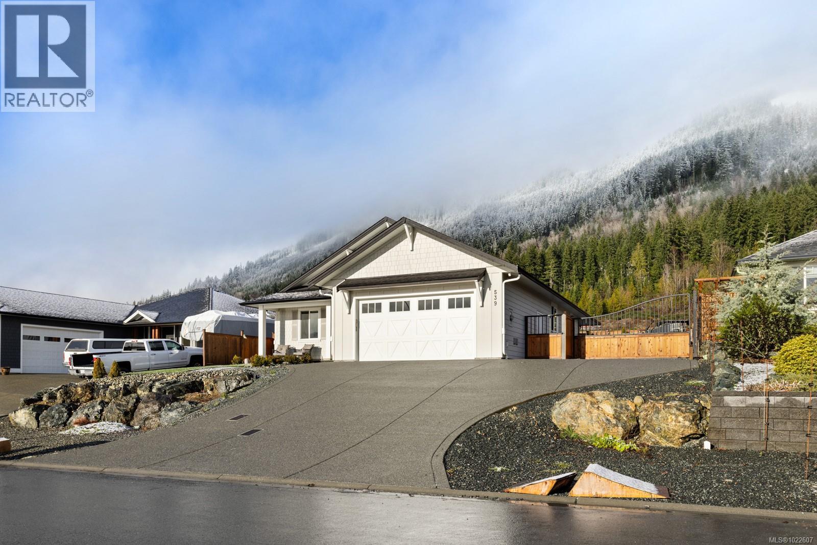 539 Greenwell Dr, Lake Cowichan