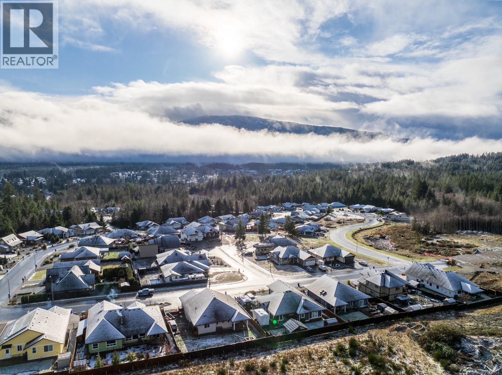 539 Greenwell Dr, Lake Cowichan