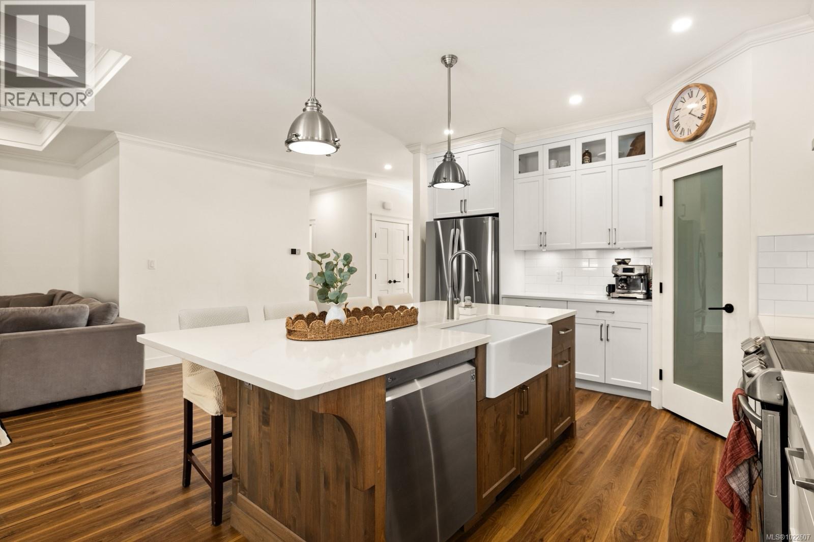 539 Greenwell Dr, Lake Cowichan