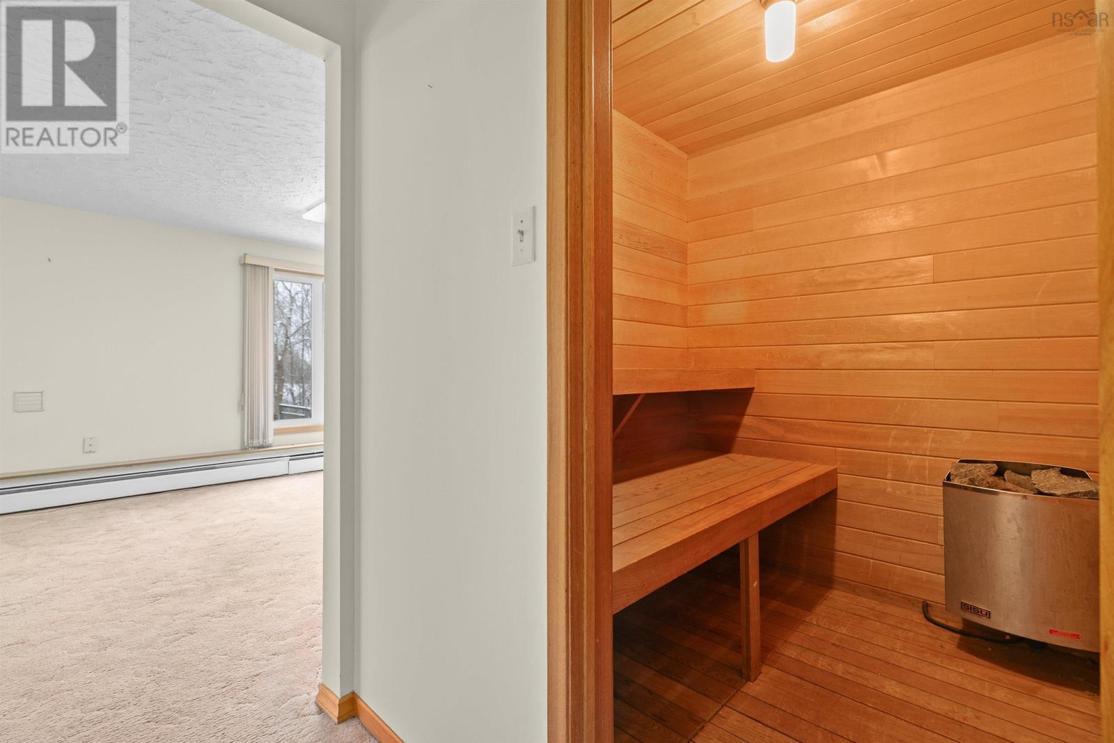 Property 32 of 46 of 131 Brook Street