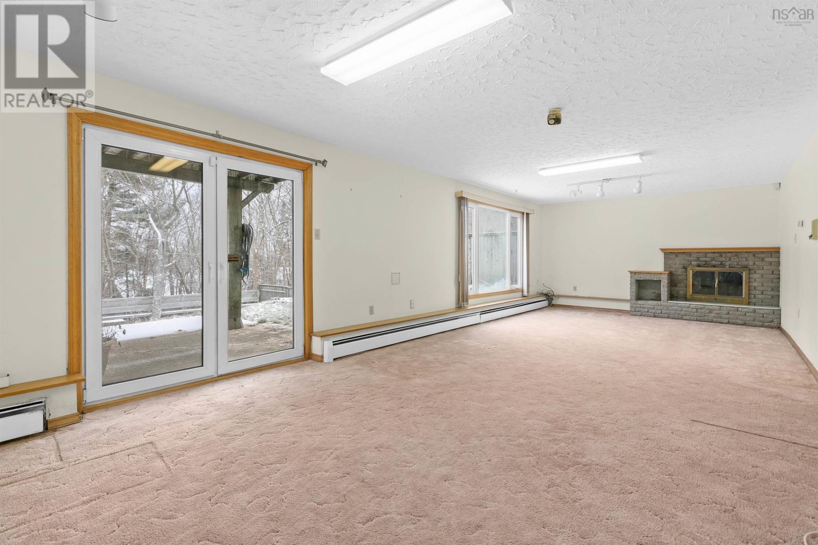 Property 36 of 46 of 131 Brook Street