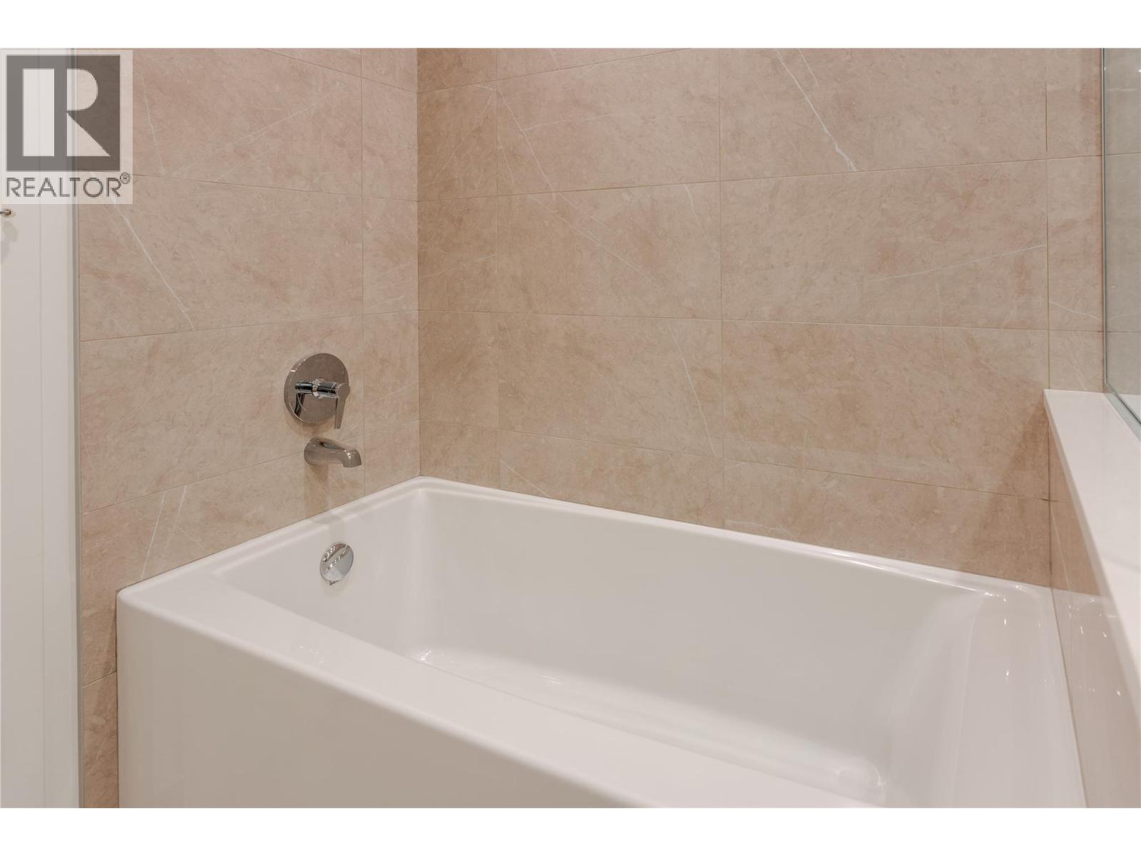 707 238 Leon Avenue, Kelowna