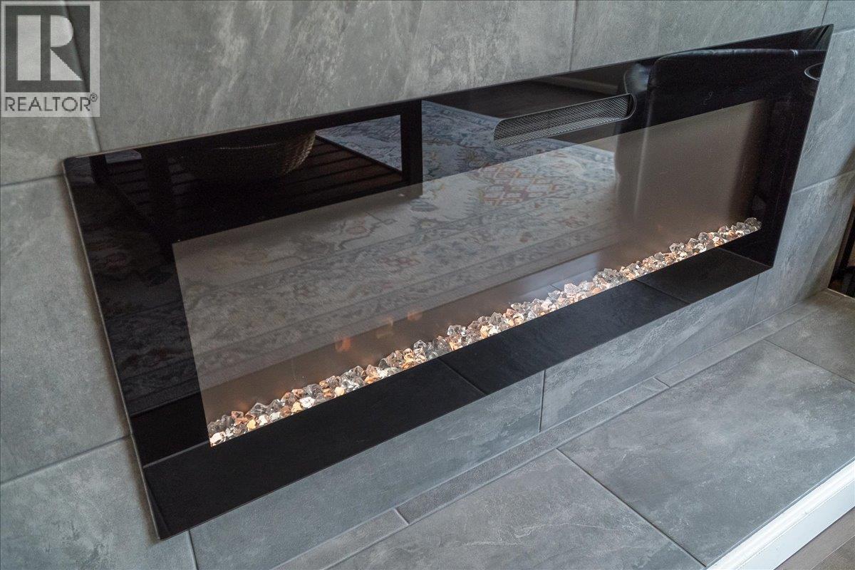 1040 Regan Crescent, Trail