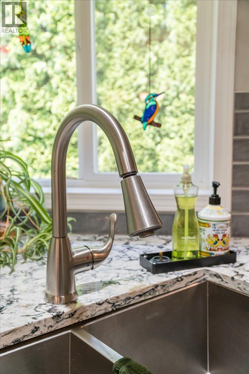 1040 Regan Crescent, Trail