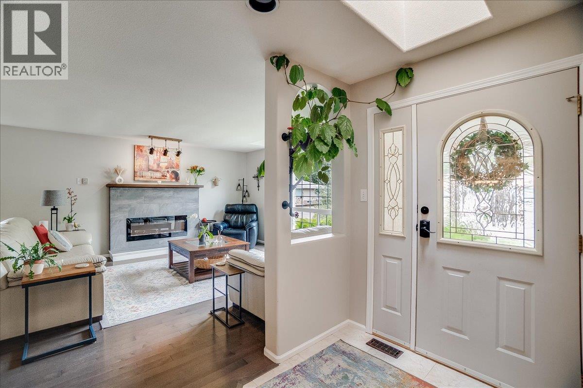 1040 Regan Crescent, Trail